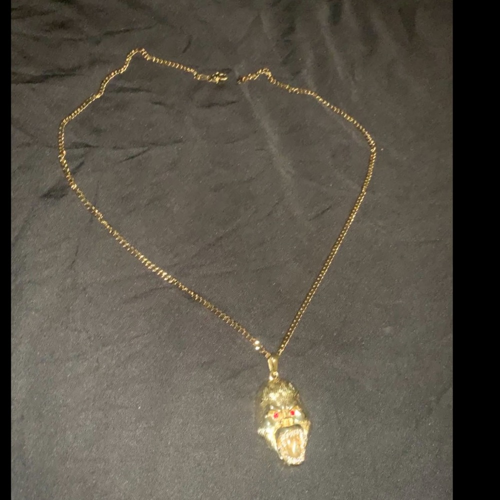 Shop Gld Gold 24’ Chain w/ Gorilla Pendant